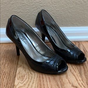 Kelly&Katie black heels
